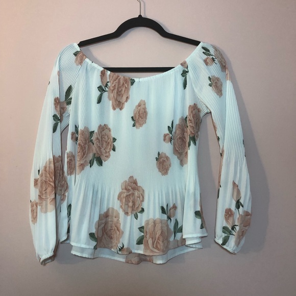 Floral Off the Shoulder Top - Picture 2 of 3